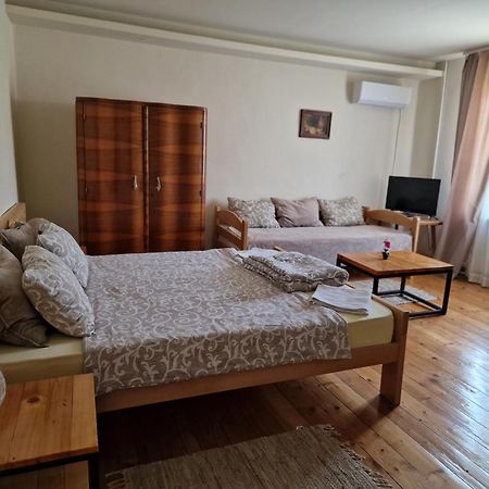 Konak -Guest House -Ramonda Serbika Ni Εξωτερικό φωτογραφία